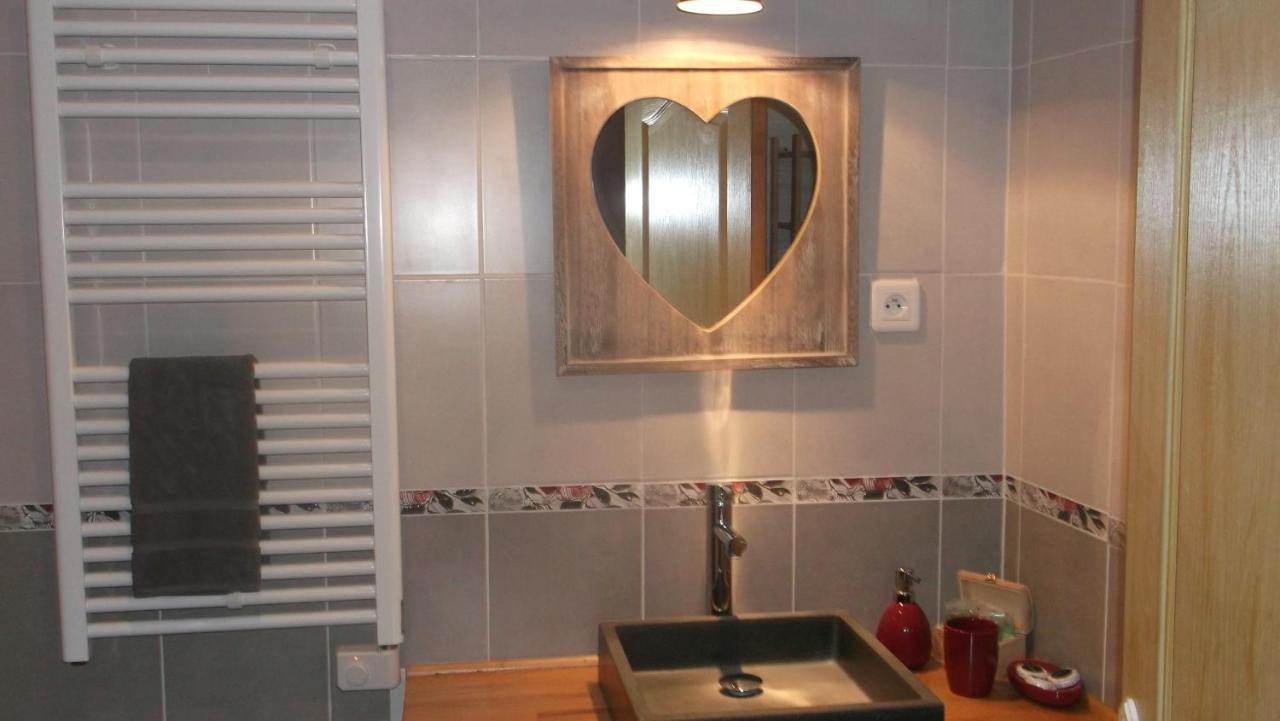 Bed and Breakfast La Grange D'Antan Cruzy Esterno foto